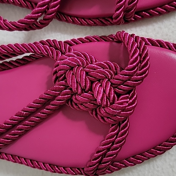 Chico's Women's Botanic Berry W/ Knotted Accent Flip Flops, 9 1/2 NEW - Picture 2 of 7